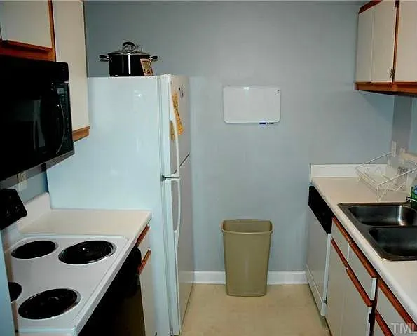 303 Smith Level Rd #E12 — Photo 4