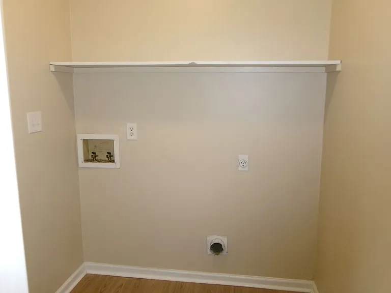 4346 Oak St #A — Photo 6
