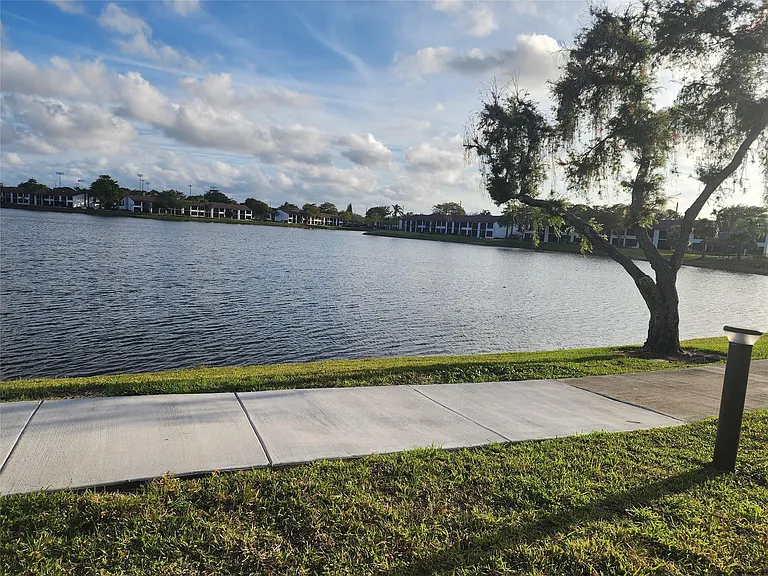 217 Lake Pointe Dr #107 — Photo 35
