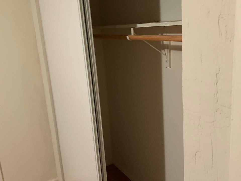 1st image of 131 Westmoor Ave