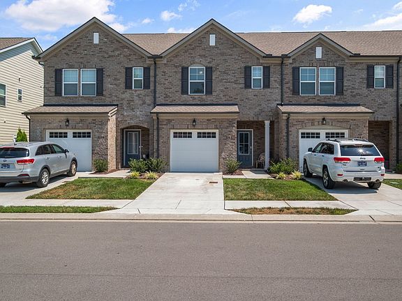 3rd image of 544 Medwyk Dr