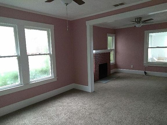 3rd image of 526 Cunningham St