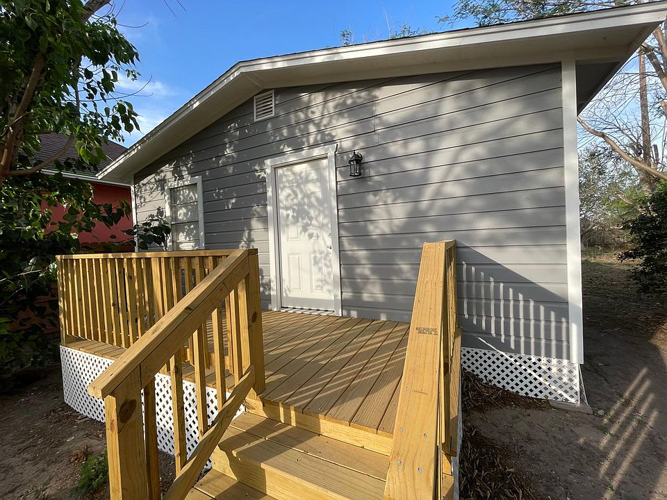 1st image of 676 W Robertson St