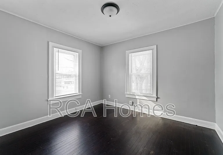 412 N Bradley Ave #3 — Photo 6