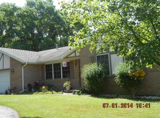 242 Eagle Bluff Dr, Oakwood, IL