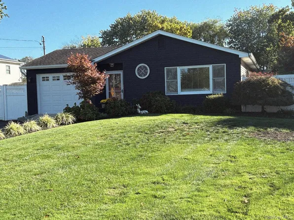 46 Patchogue Street, Patchogue, NY 11772