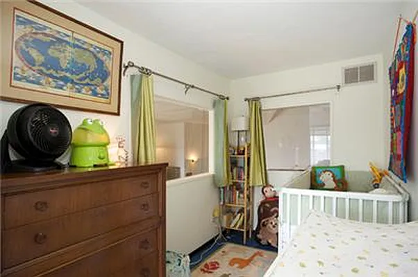 Sold by R New York | media 4