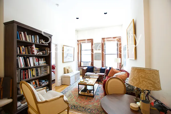 Rented by Street Realty Brokerage LLC | media 2