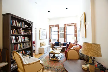 Rented by Street Realty Brokerage LLC