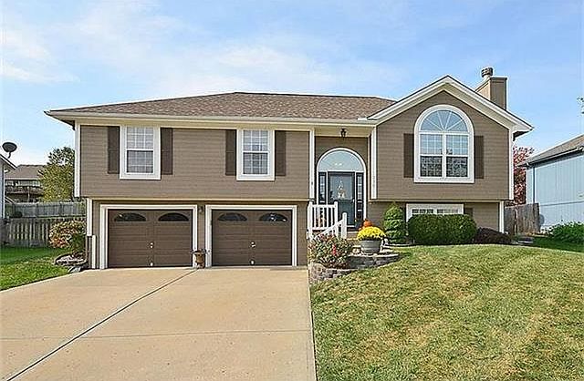 1st image of 210 Hampton Dr