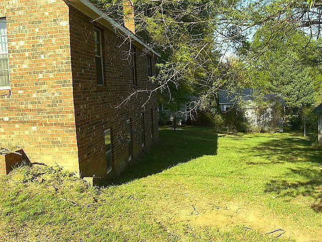 2nd image of 208 Wilson St NE