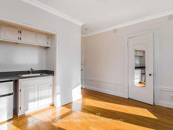 4th image of 2504 Sacramento St APT 3