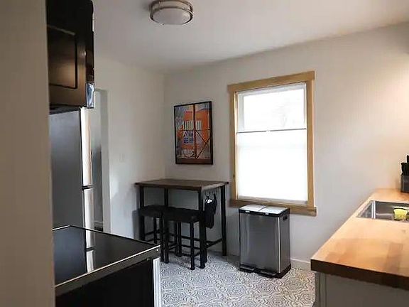 4th image of 5106 Rosslyn Ave