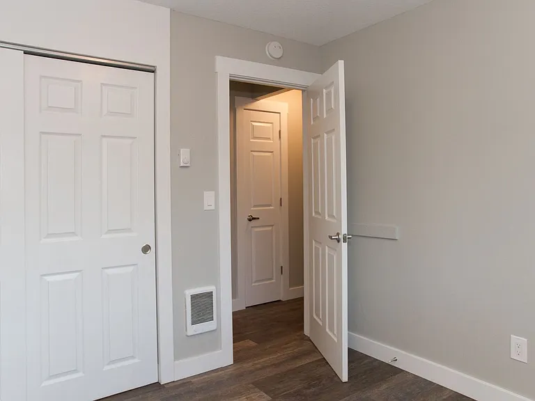 2600 NE Lombard St — Photo 10