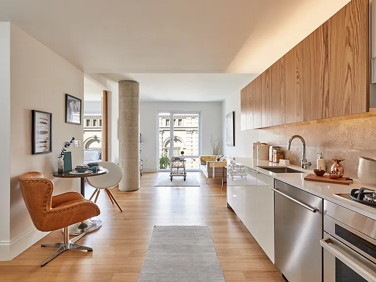600 W 58th St #9A — Photo 1