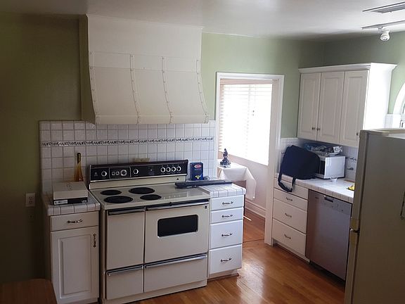3rd image of 9122 Olin St