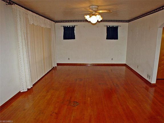 2nd image of 107 Jenny Ln