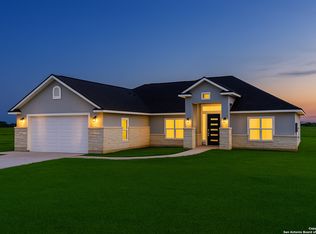 105 Merion Ln, La Vernia, TX 78121
