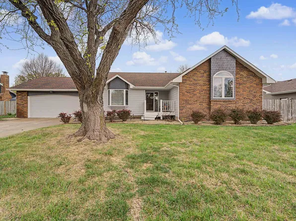 1220 Fredrich Dr, Salina, KS 67401
