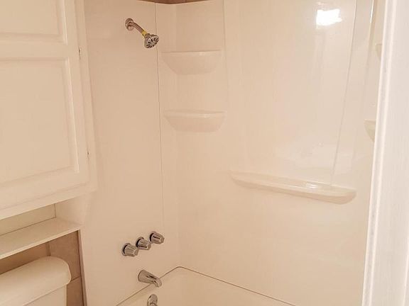 5th image of 132 James Dr