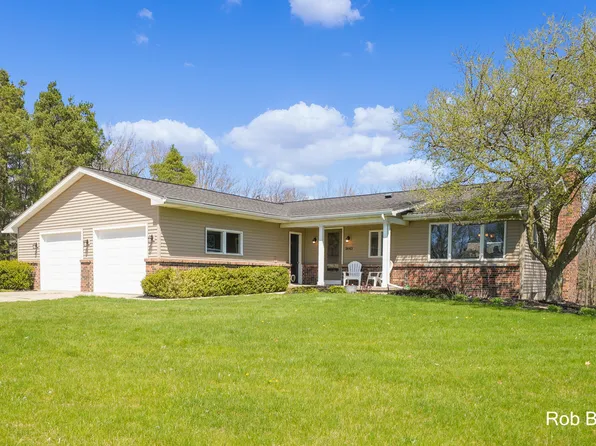 3643 Fillmore St, Jenison, MI 49428