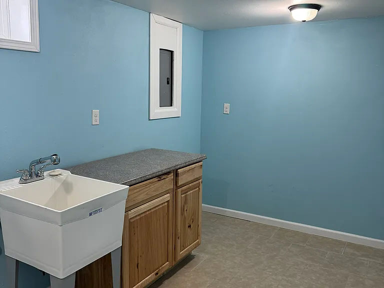 1407 W Kiernan Ave — Photo 23