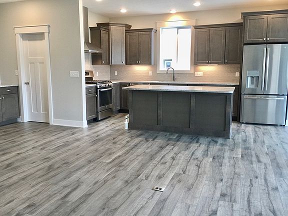 4th image of 5559 Rockport Dr NE