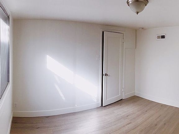 4th image of 1338 E Zenith Ave