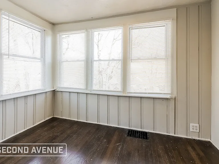 5121 Agnes Ave — Photo 11