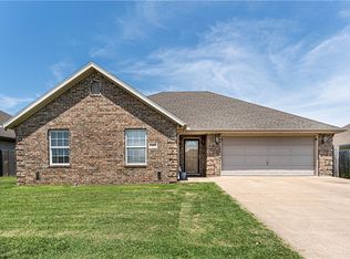 1203 E Liberty, Siloam Springs, AR 72761