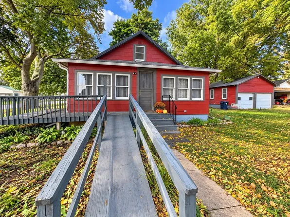 900 A Ave, Armstrong, IA 50514