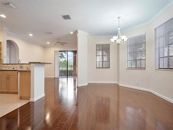 4th image of 2739 Kinsington Cir #2E