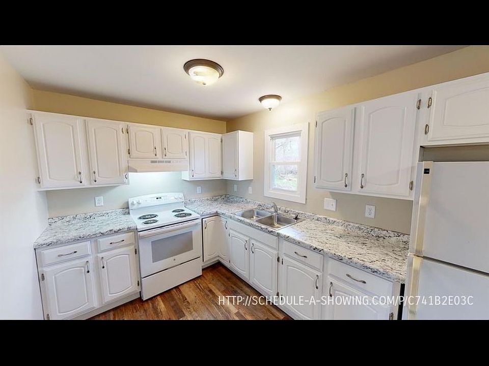 1st image of 500 Harlow St APT 1