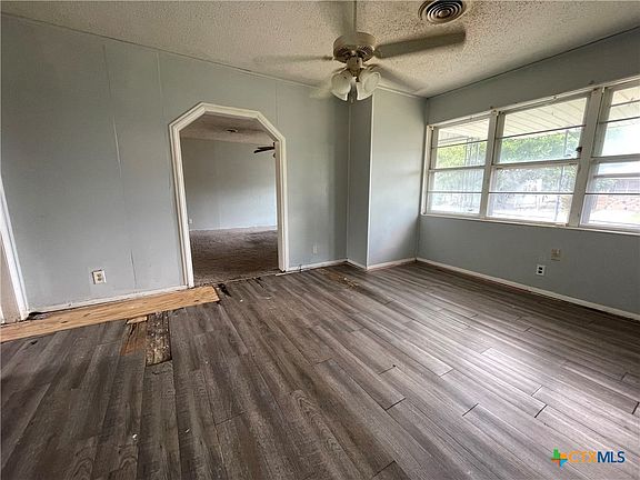 5th image of 203 Meggs Blvd