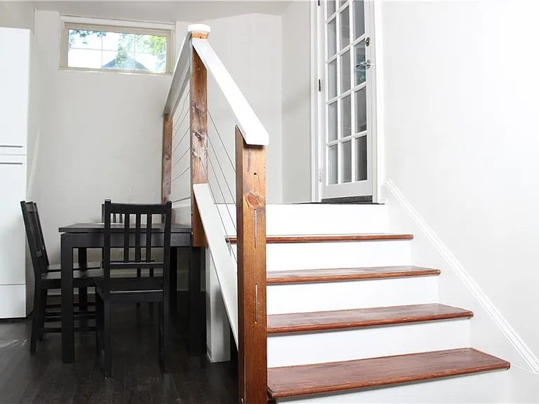 1124 Center St NW — Photo 1