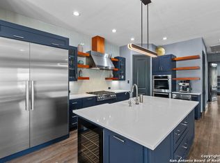 6 Dominion Mdws, San Antonio, TX 78257