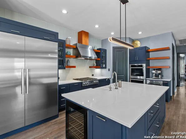 6 Dominion Mdws, San Antonio, TX 78257