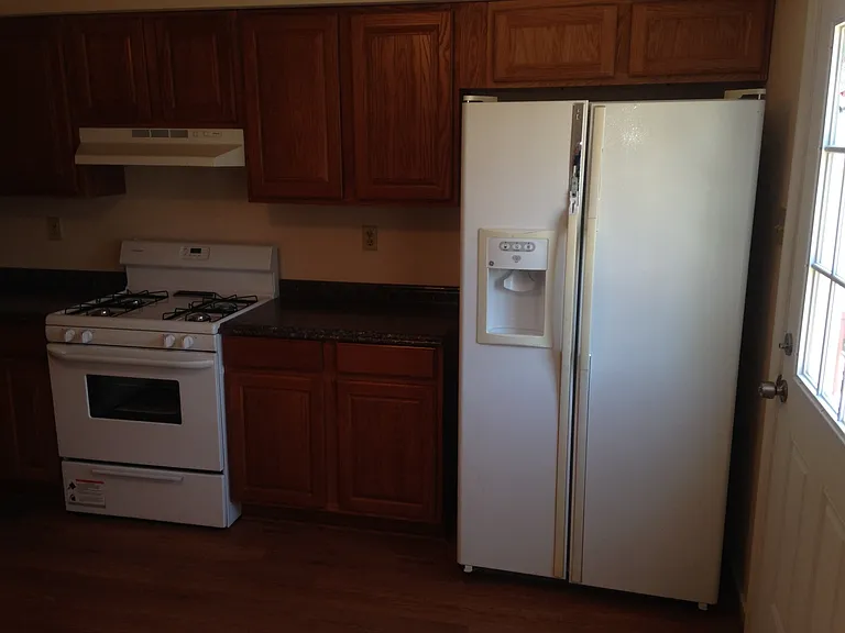 1519 Penrose Ave — Photo 8