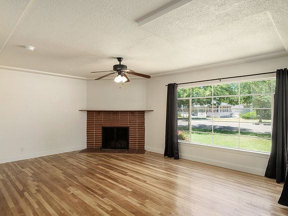 3rd image of 228 E Fedora Ave