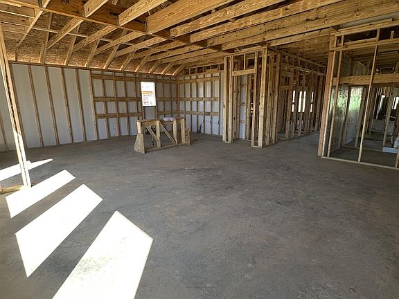 5th image of 120 Powder River Dr