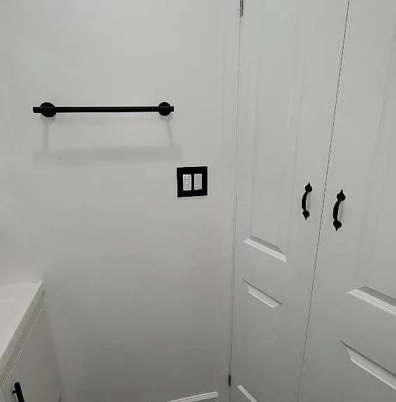 701 W 42nd St #1/2 — Photo 3