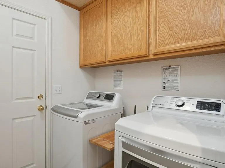 46 Diggins Dr — Photo 17