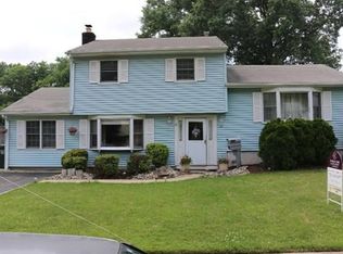 29 Erik Dr, Fords, NJ 08863
