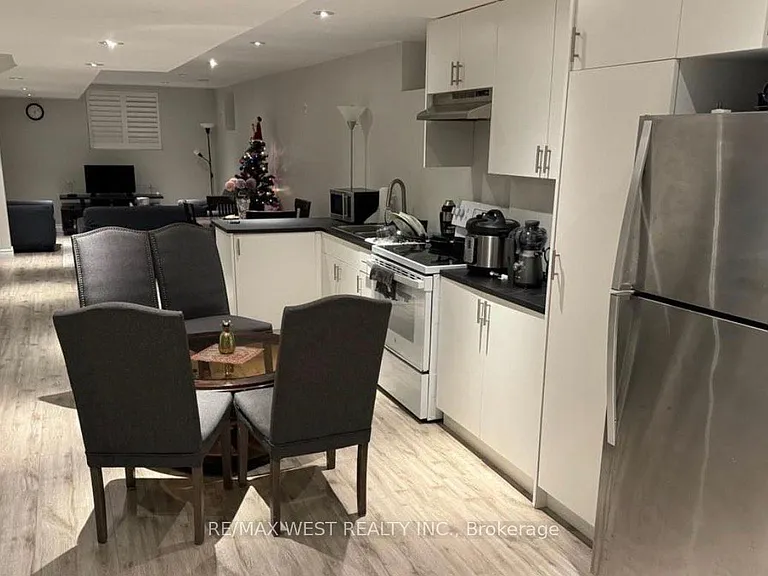 82 Antique Dr #BASEMENT — Photo 4