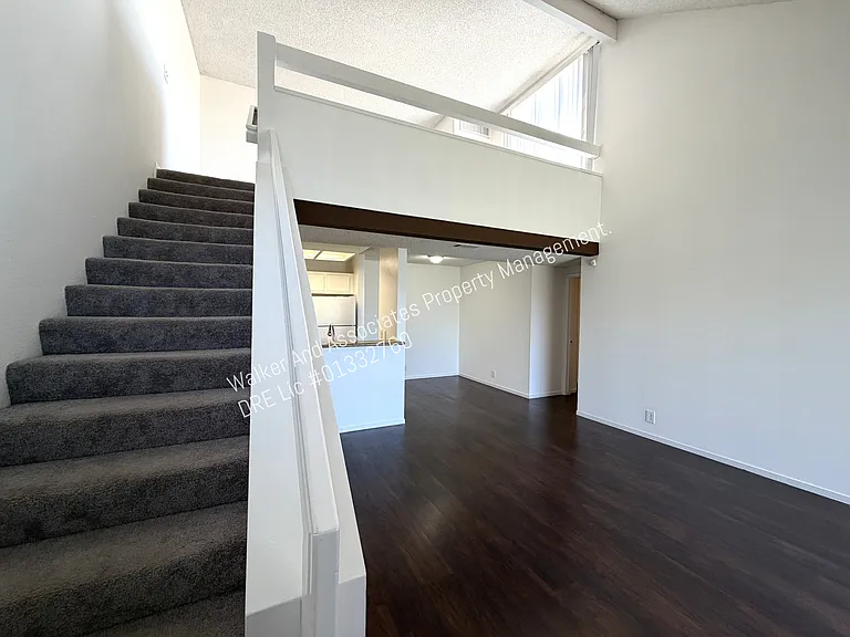 2406 Village Grn — Photo 5
