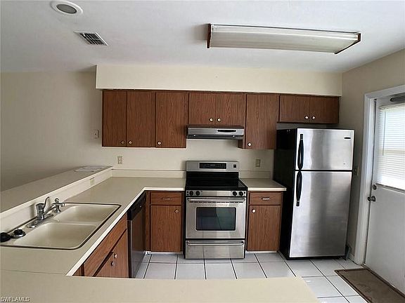3rd image of 235 Beth Stacey Blvd