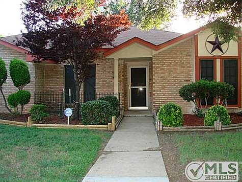 4th image of 1886 Hilltop Dr