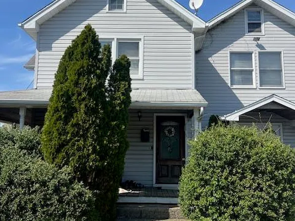 319 Roosevelt Ave, Oakhurst, NJ 07755
