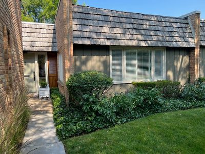 1877 Somerset Ln, Northbrook, IL, 60062