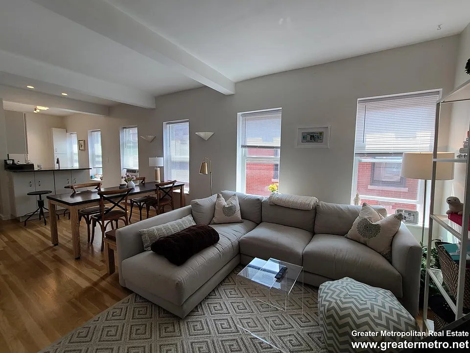 5 Holden Ct #4
